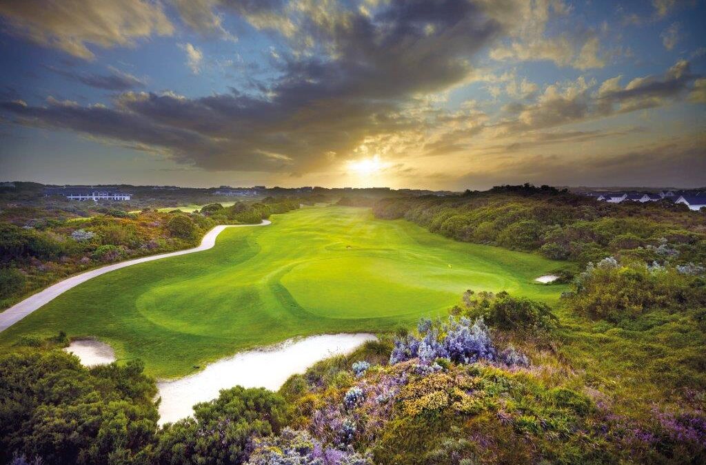 A Funny Thing Happened on the Way to the Links – Notes From The Editor