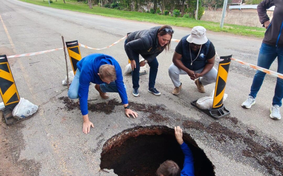 R102 Sinkhole Repairs Continue Between Jeffreys Bay and Humansdorp